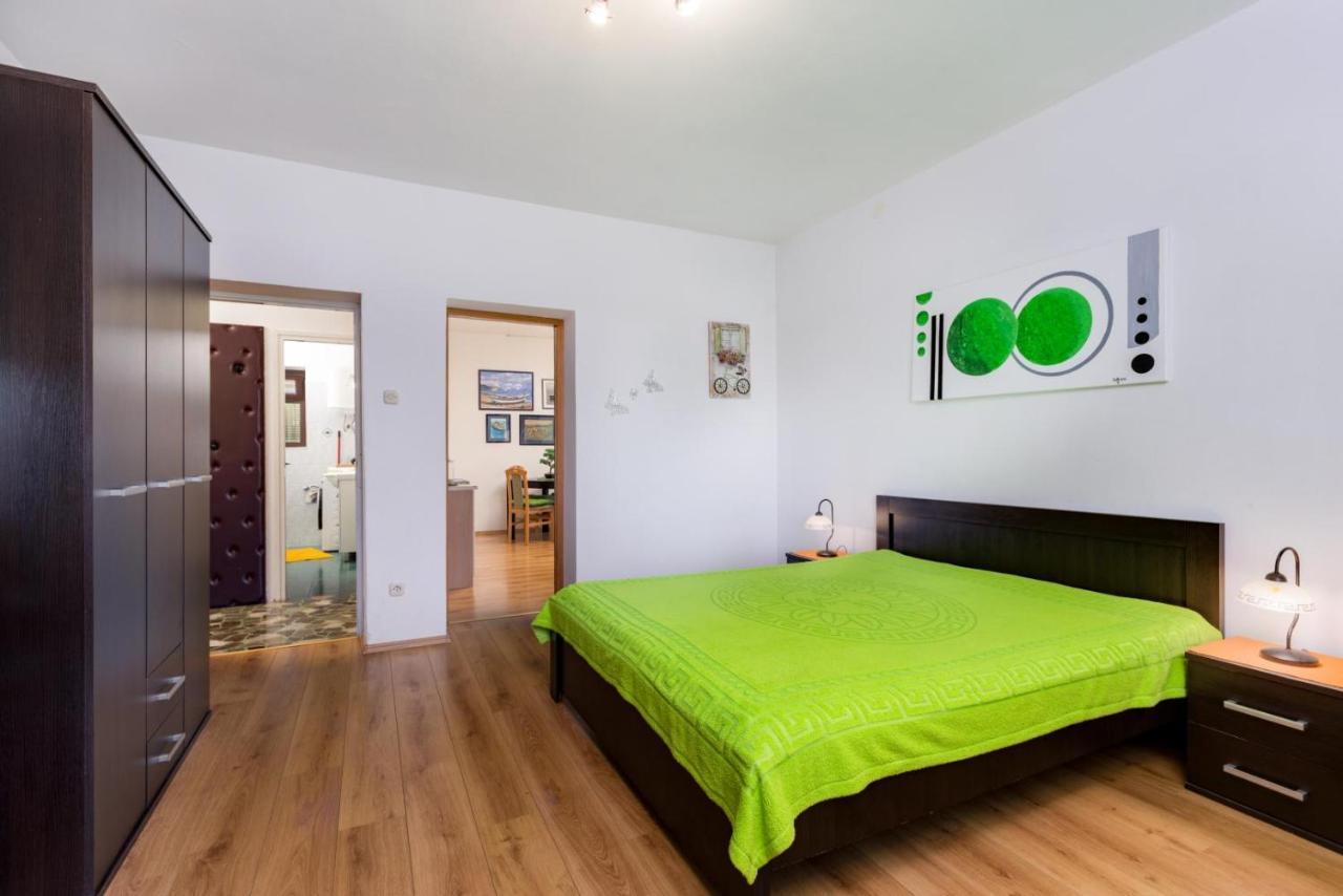 Apartman Volaric Krk Town Exterior foto